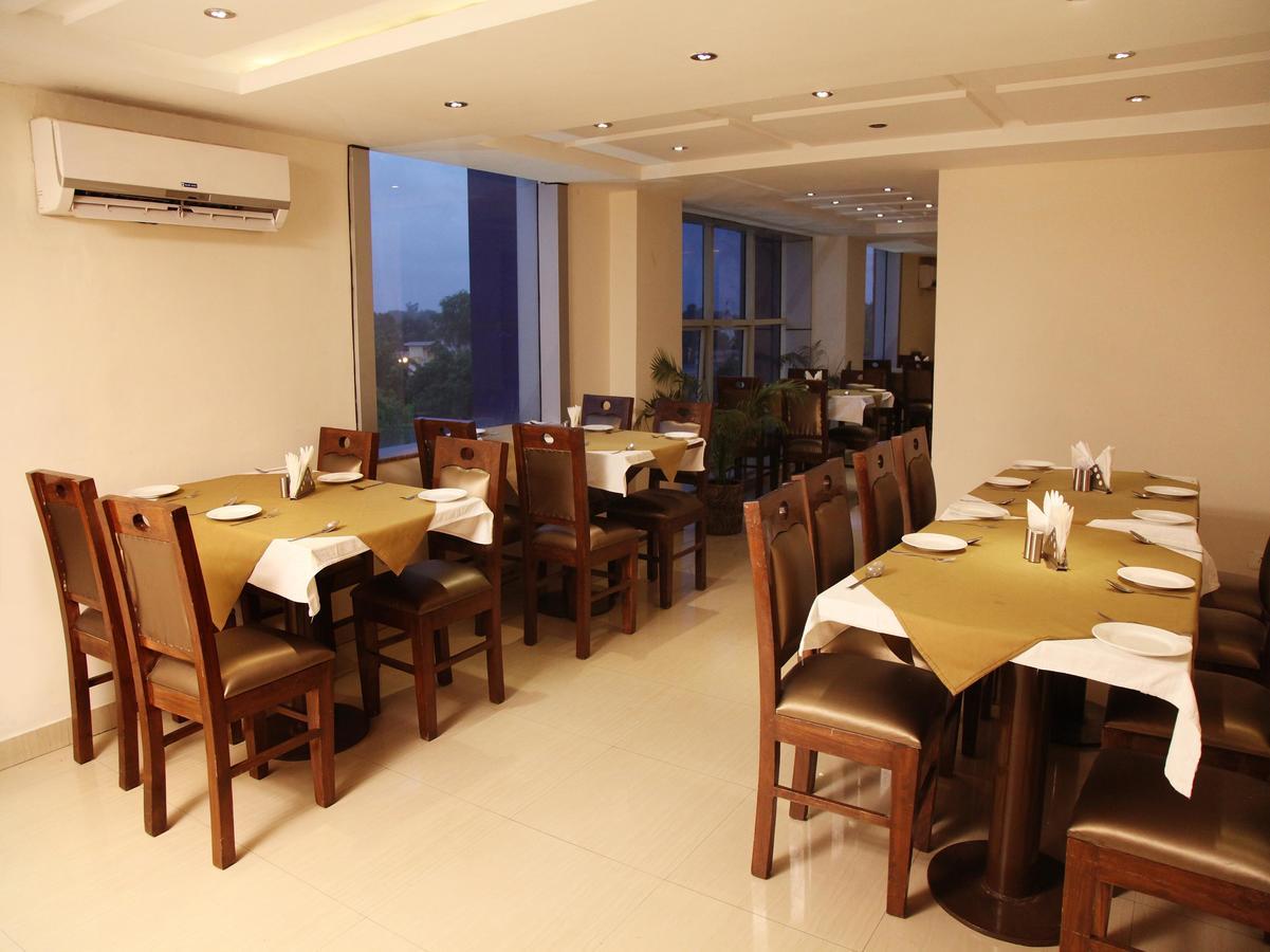 Oyo 905 Galaxy View Hotel Prayagraj Exterior photo